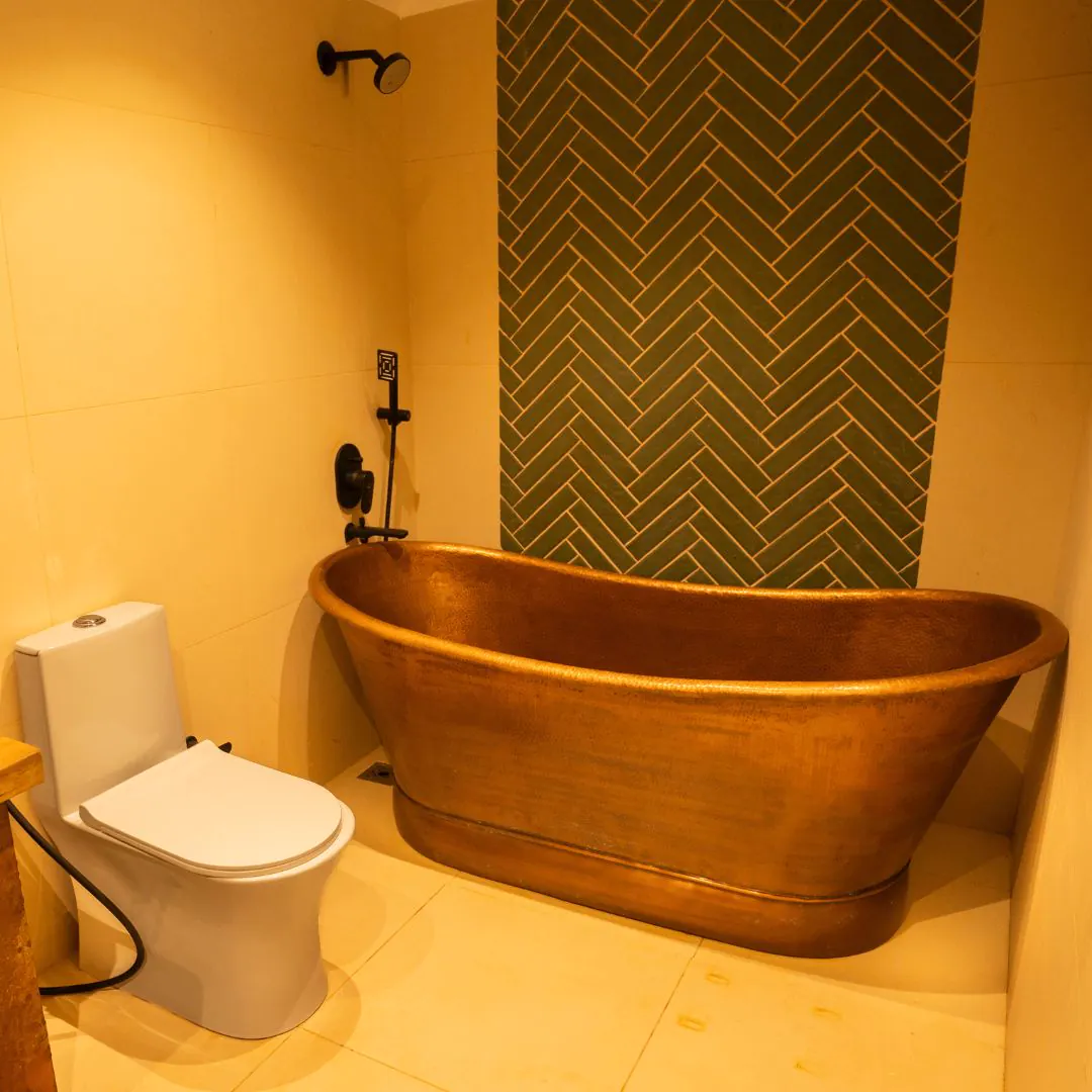 The Amber Chamber — the copper tub